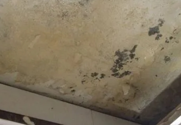 湘阴阳台漏水维修公司分享下湘阴卫生间渗水维修需要注意哪些问题。
